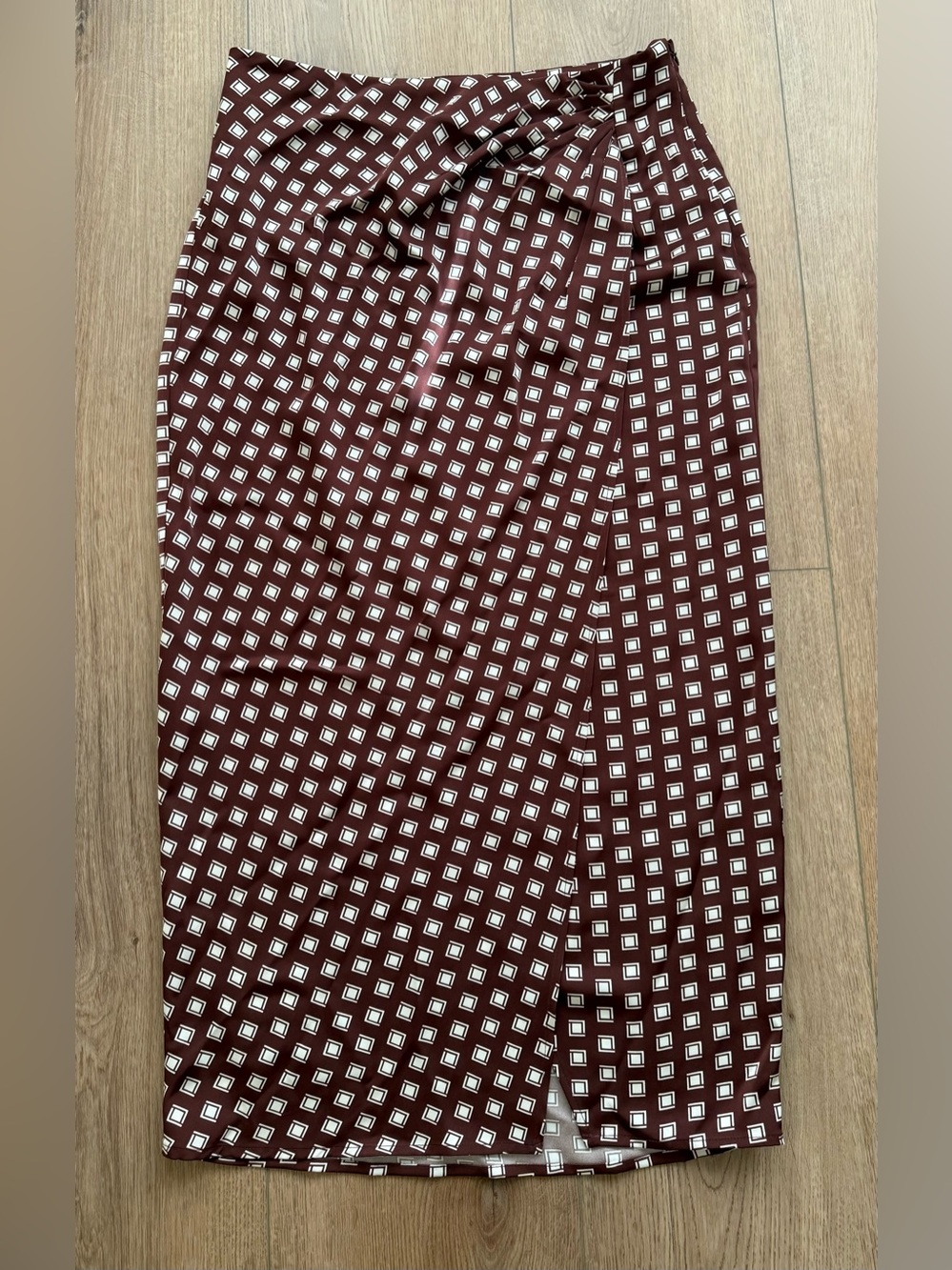 JASON WU Maroon Burgundy Geometric Print Midi Skirt SZ M Ruched Front Slit